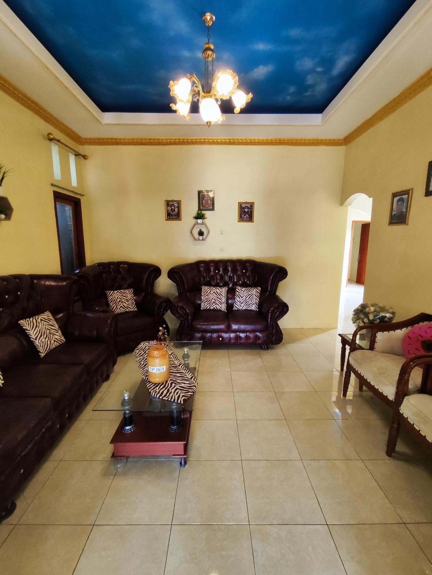 Frangky Homestay Manado Exterior foto