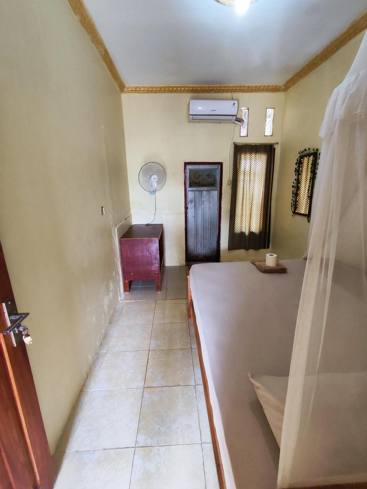 Frangky Homestay Manado Exterior foto