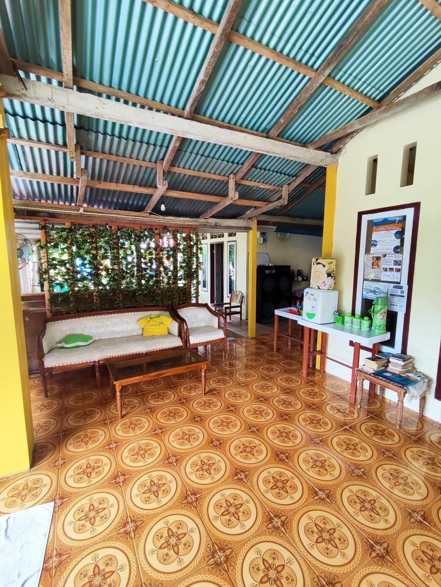 Frangky Homestay Manado Exterior foto