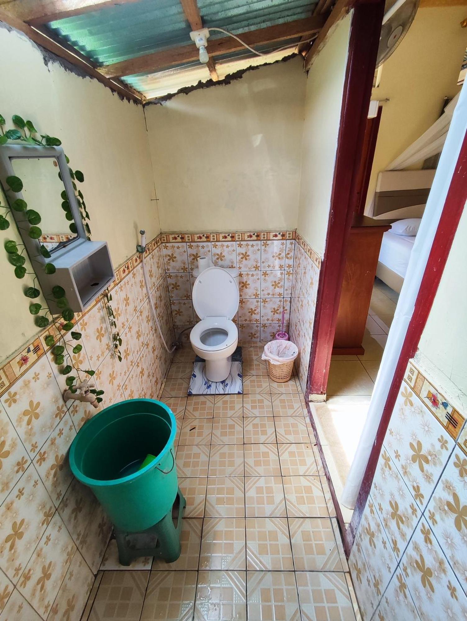 Frangky Homestay Manado Exterior foto