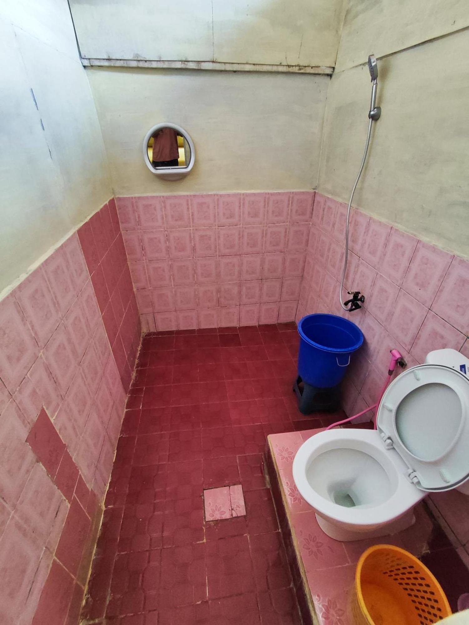 Frangky Homestay Manado Exterior foto